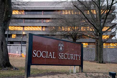 US Social Security Benefits Get a 2.8% Boost in 2026