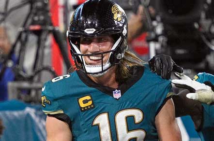 Trevor Lawrence Steals the Show: Jaguars Edge Chiefs 31-28 in Thrilling Monday Night Matchup